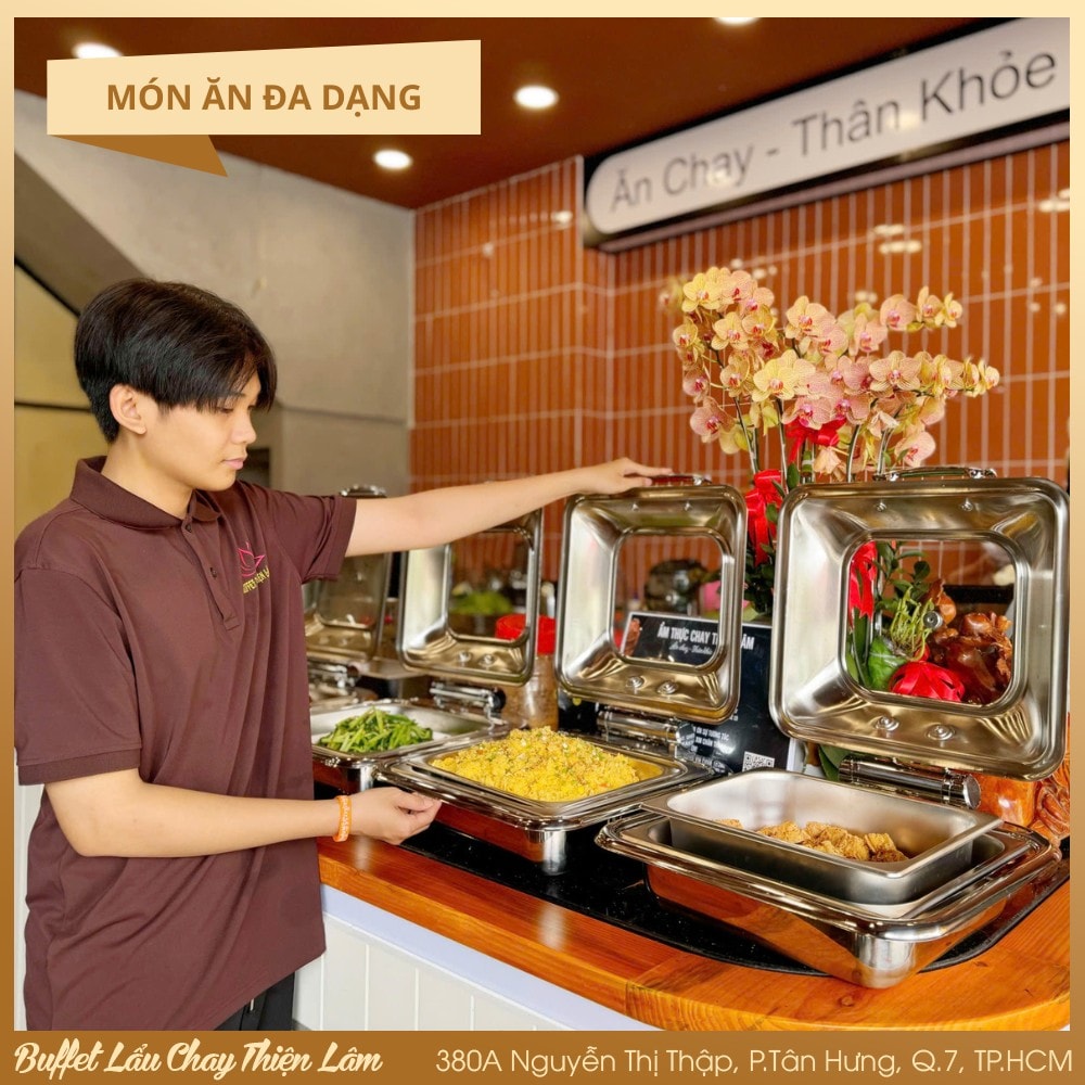 Quán nằm gần ngã tư Nguyễn Thị Thập và Lê Văn Lương, hướng về Lotte Quận 7